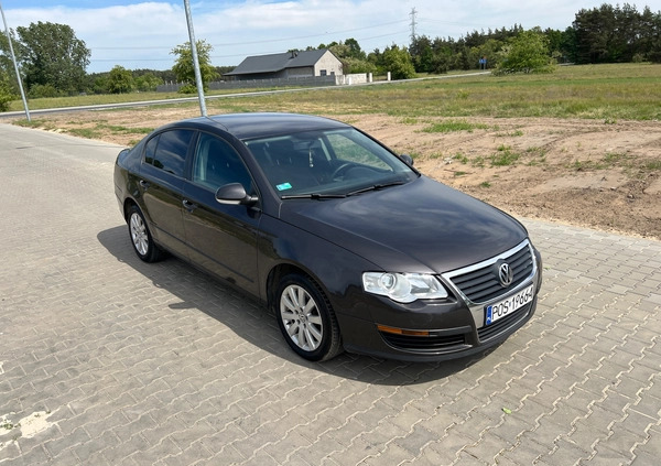 Volkswagen Passat cena 13900 przebieg: 252124, rok produkcji 2006 z Konin małe 106